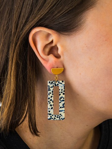 Fräulein Wunder Earrings 'Acetat Akane' in Beige