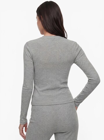 MAKARIĆ Strickjacke in Grau