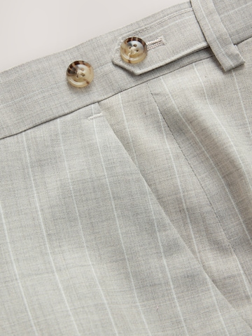 Slimfit Pantaloni con piega frontale di Next in beige