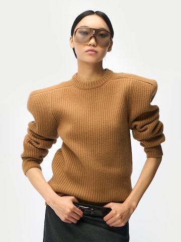 GOBI Cashmere Sweater 'Sculpted-Shoulder Cashmere Sweater' in Beige: front