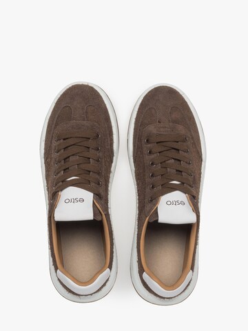 Baskets basses '117-02' Estro en marron