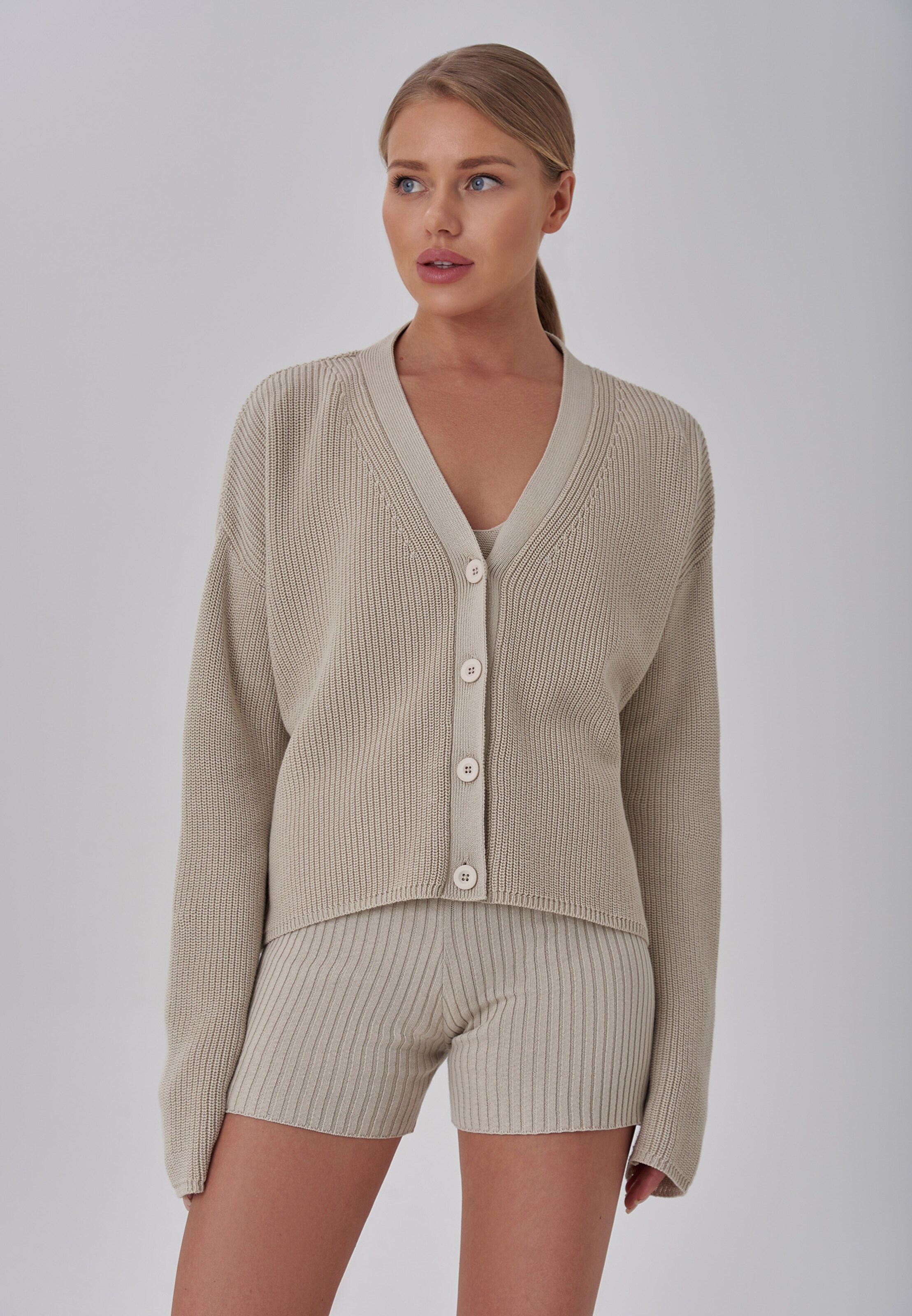 Frauen Pullover & Strick TOPTOP STUDIO Cardigan Kurze Shirtjacke in Beige - CY01298 Frauen Pullover & Strick TOPTOP STUDIO Cardigan Kurze Shirtjacke in Beige - CY01298