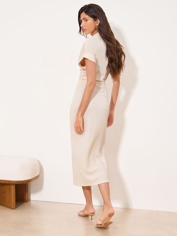 Abito camicia di Lipsy in beige