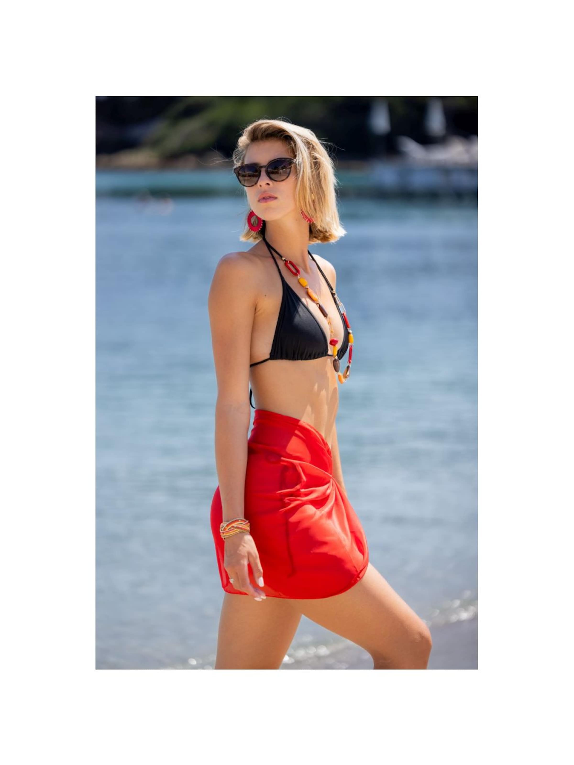 Gonna di alberto cabale in rosso