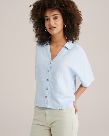 WE Fashion Blouse in Blue: front