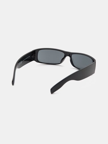 Pull&Bear Sonnenbrille in Schwarz