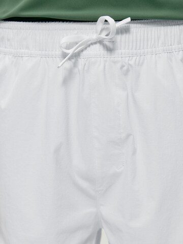 Born Regular Shortshorts 'Natron 2.0' in Weiß