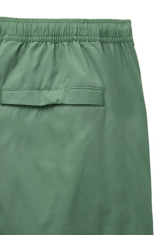 Weekend Offender Regular Cargohose in Grün