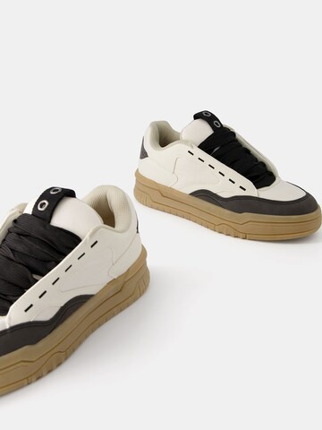 Bershka Sneakers laag in Gemengde kleuren