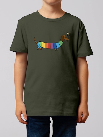 watabout.kids T-Shirt 'Regenbogen Dackel' in Grün: Vorderseite