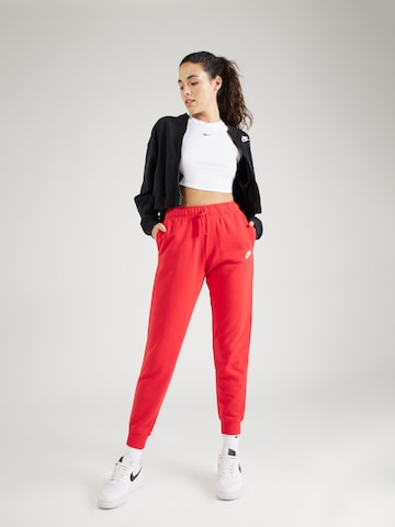 Nike Sportswear Дънки Tapered Leg Панталон в червено