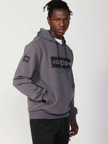 Felpa di KOROSHI in grigio