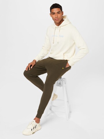 Lyle & Scott Tapered Trousers in Green