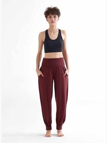 True North Loose fit Pants 'Yogahose' in Red
