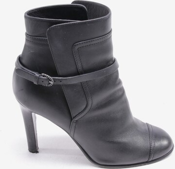CHANEL Dress Boots in 40 in Black: front