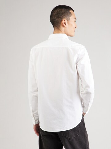 GUESS JEANS - Ajuste regular Camisa en blanco
