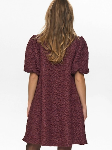 NÜMPH Mekko 'NUCARNI' värissä punainen