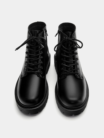 Pull&Bear Škornji z vezalkami | črna barva
