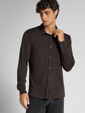 IUMAN Intimissimi Regular fit Button Up Shirt in Brown: front
