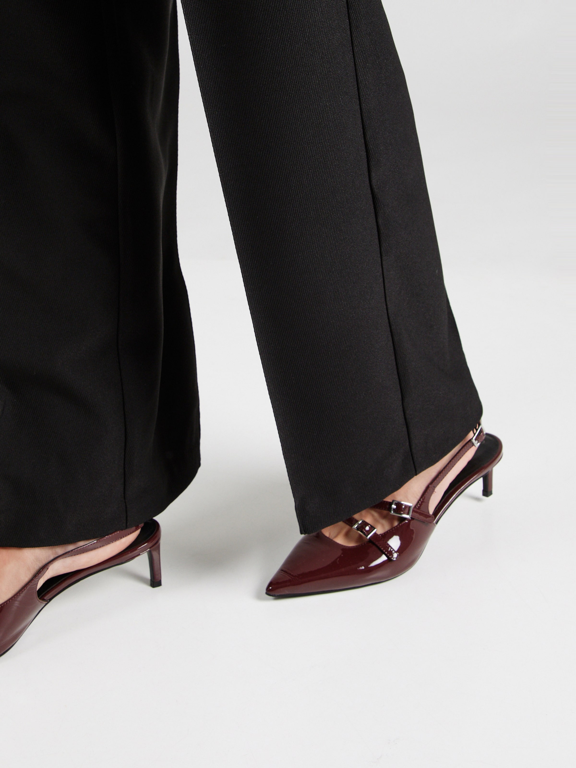 Luxury women's clothing online 2025