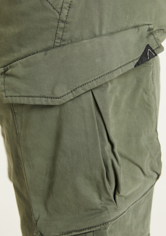 CHASIN' Regular Cargo trousers 'Nero.S Gamma' in Green