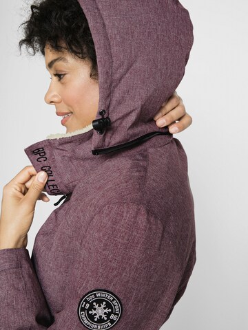 bonprix - Chaqueta funcional en rojo