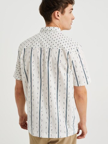 WE Fashion Klasický střih Košile – bílá