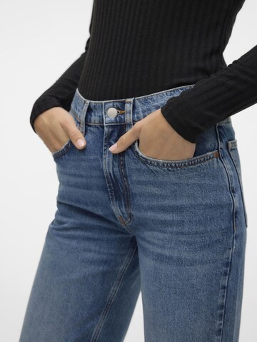 Loosefit Jeans 'VALERIE' di VERO MODA in blu
