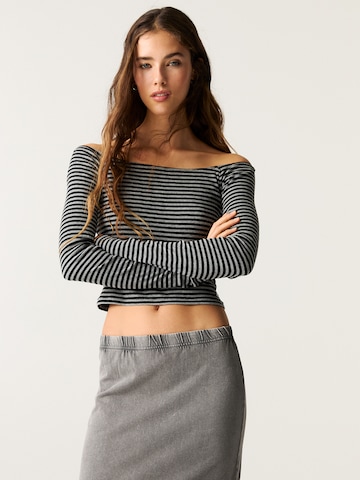 Pull&Bear Shirt in Grau: Vorderseite