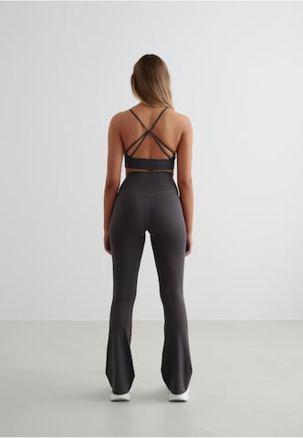 Aim'n Flared Hose 'Sense' in Grau