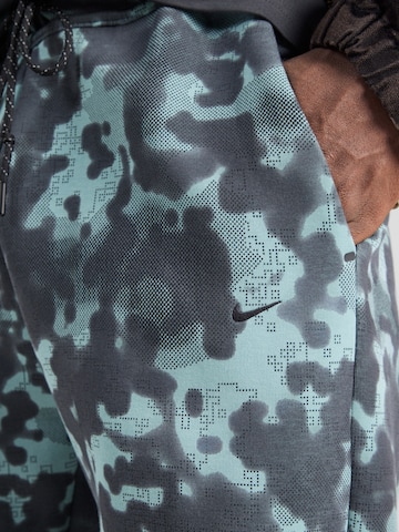 Nike Sportswear Обычный Штаны 'Tech Fleece' в Зеленый