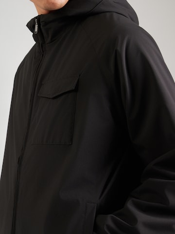 Lyle & Scott Tussenjas in Zwart