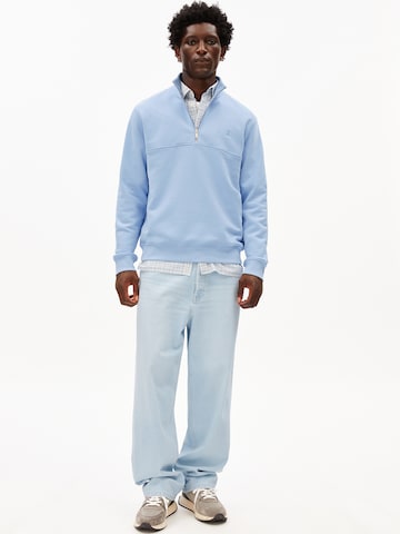 ARMEDANGELS Sweatshirt 'WAARLO' in Blauw