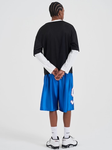 AND1 Regular Shorts in Blau