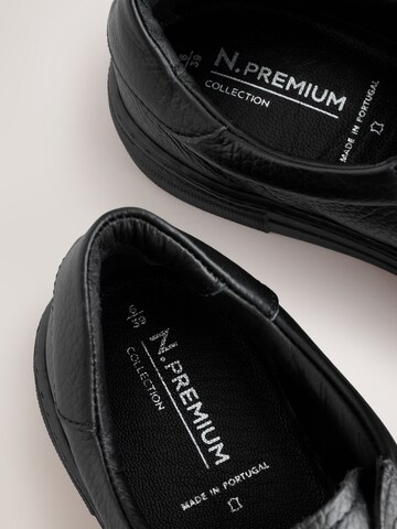 Next Низкие кроссовки в Черный