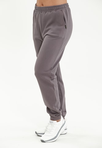 ENDURANCE Tapered Sportbroek 'Beisty' in Lila: voorkant