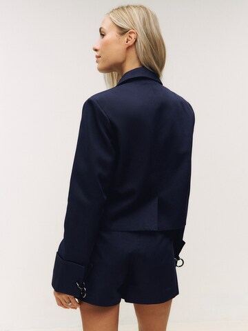 ÉVOIR by Alena Gerber Blazers in Blauw