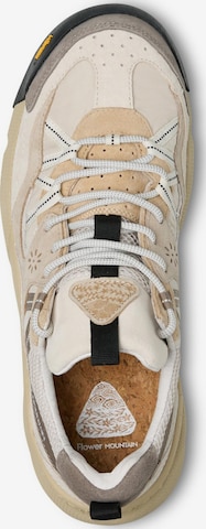 Baskets basses 'BACK COUNTRY UNI 2 WATERPROOF' Flower Mountain en beige : devant