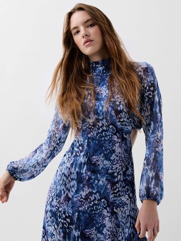 Rochie de la Scalpers pe albastru