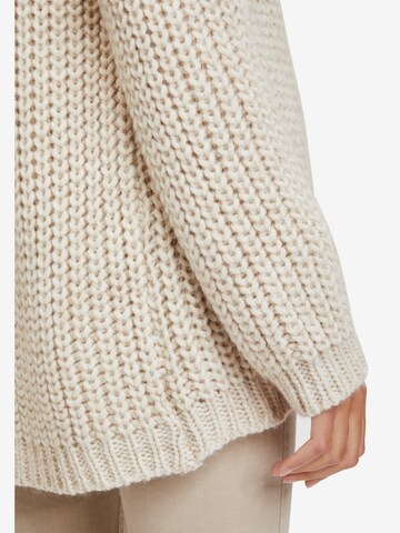 Cartoon Knit cardigan in Beige