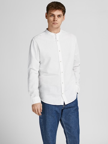 Coupe slim Chemise 'Summer' JACK & JONES en blanc : devant