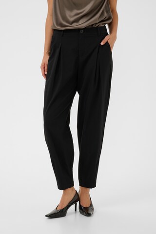 CULTURE Loose fit Pleat-front trousers 'Jamie' in Black: front