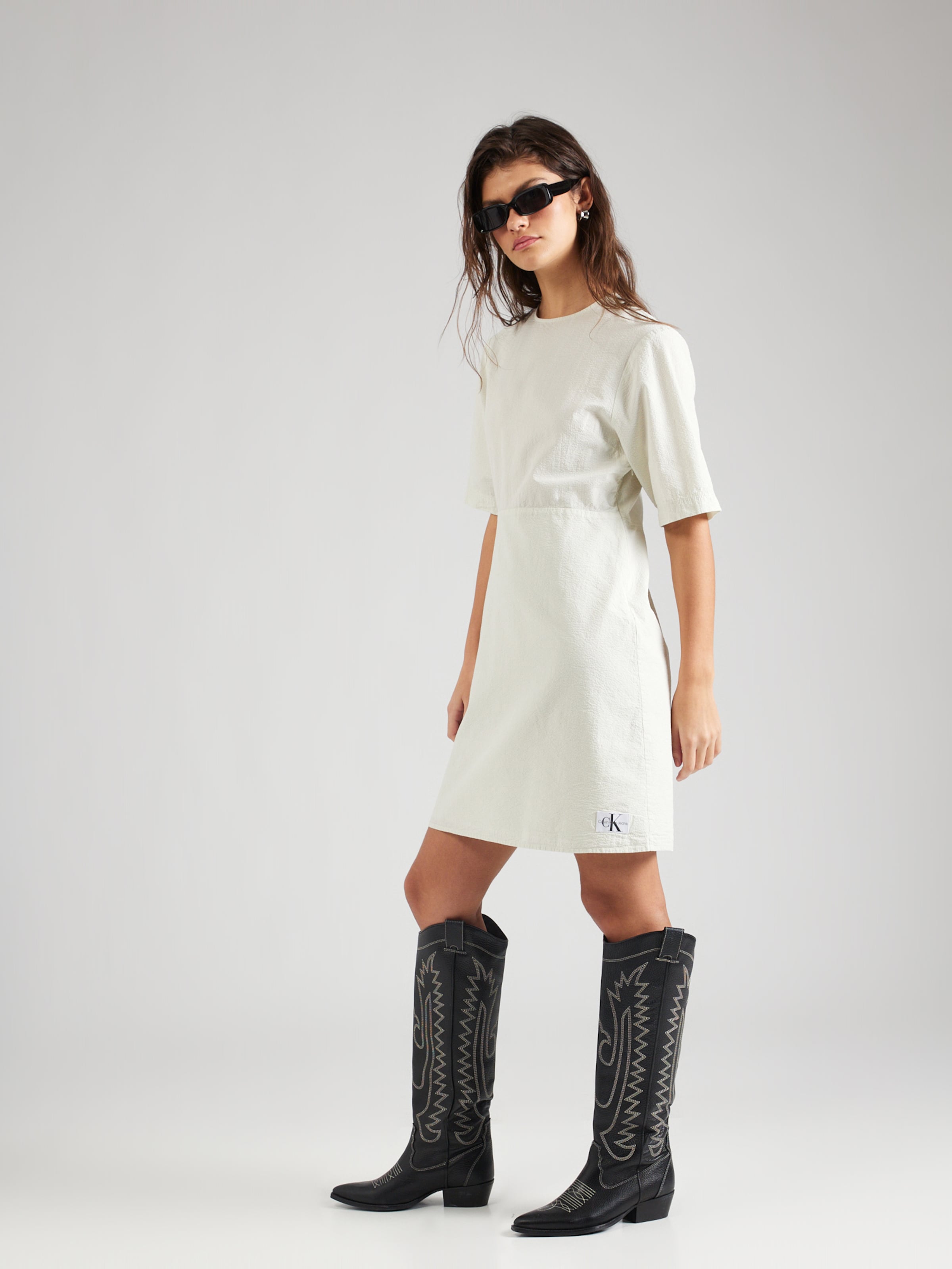 Robe blanche calvin klein hotsell