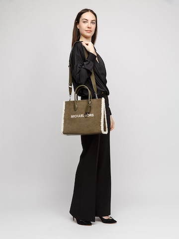 Michael Kors - Bolso de mano 'Mirella Medium Suede and Faux Shearling Tote Bag' en verde: frente