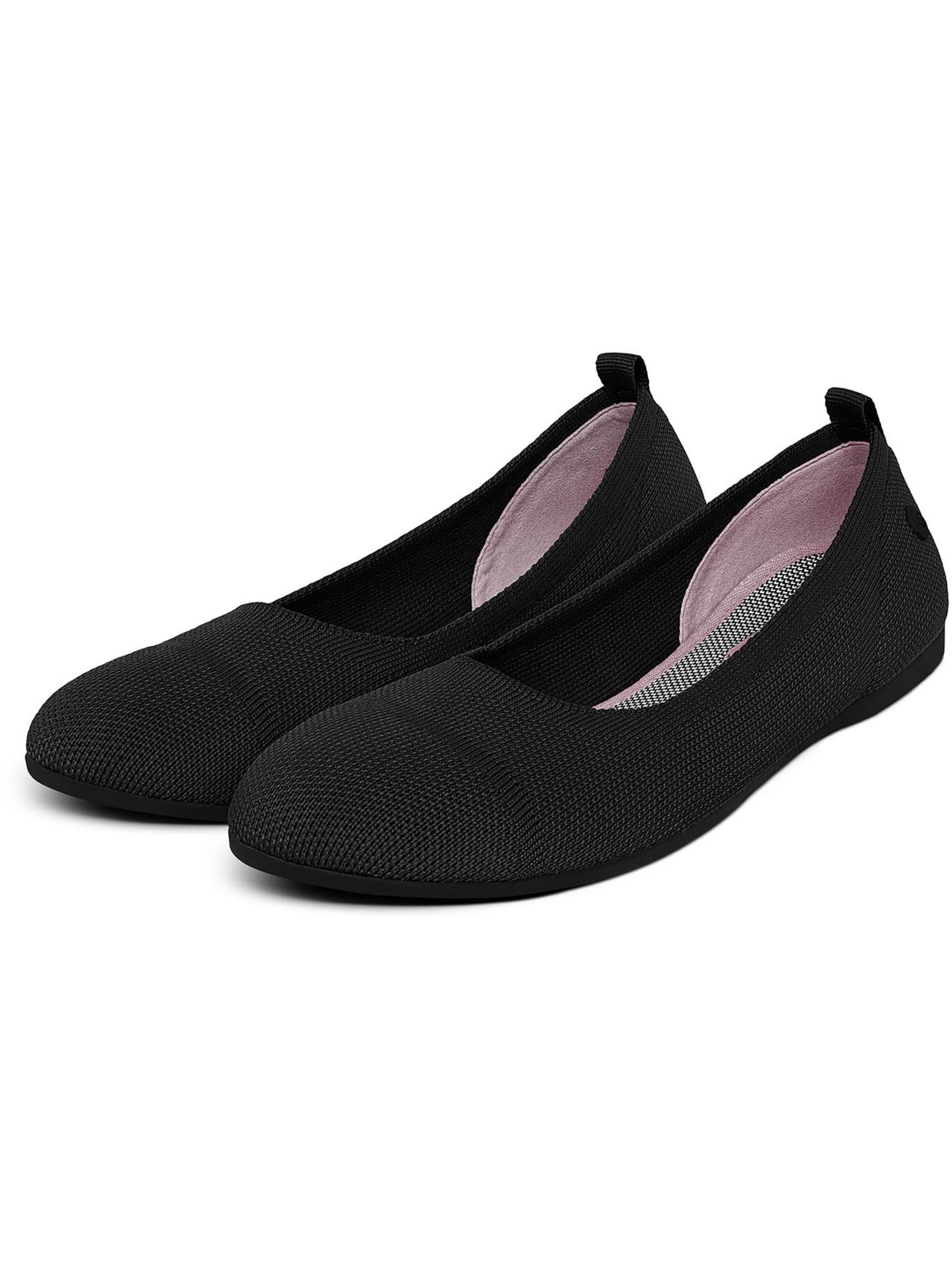 GIESSWEIN Ballet Flats in Black