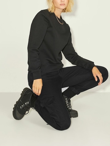 JJXX Tapered Cargo Pants 'Holly' in Black