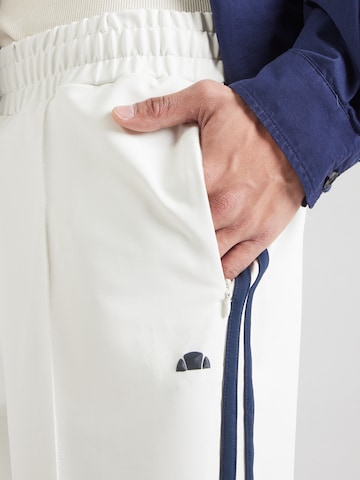 Loosefit Pantaloni di ELLESSE in bianco