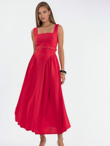 Robe Busem en rouge : devant