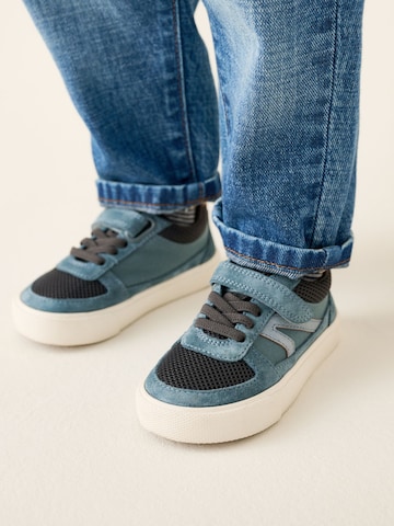 Baskets Next en bleu