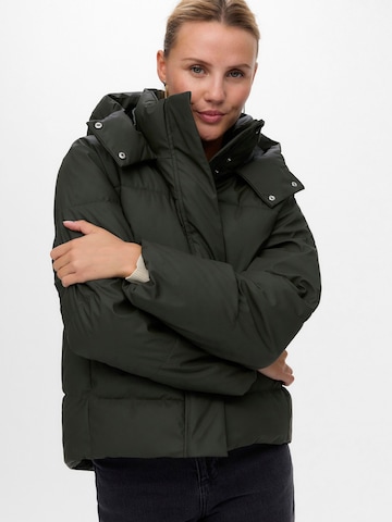 VERO MODA Winterjas 'VMGRETAKYLIE' in Groen